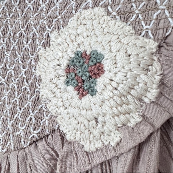 🤎Embroidery Peasant Style Puff Sleeve Blouse ENTRO Brand NWT Size S - Picture 5 of 13